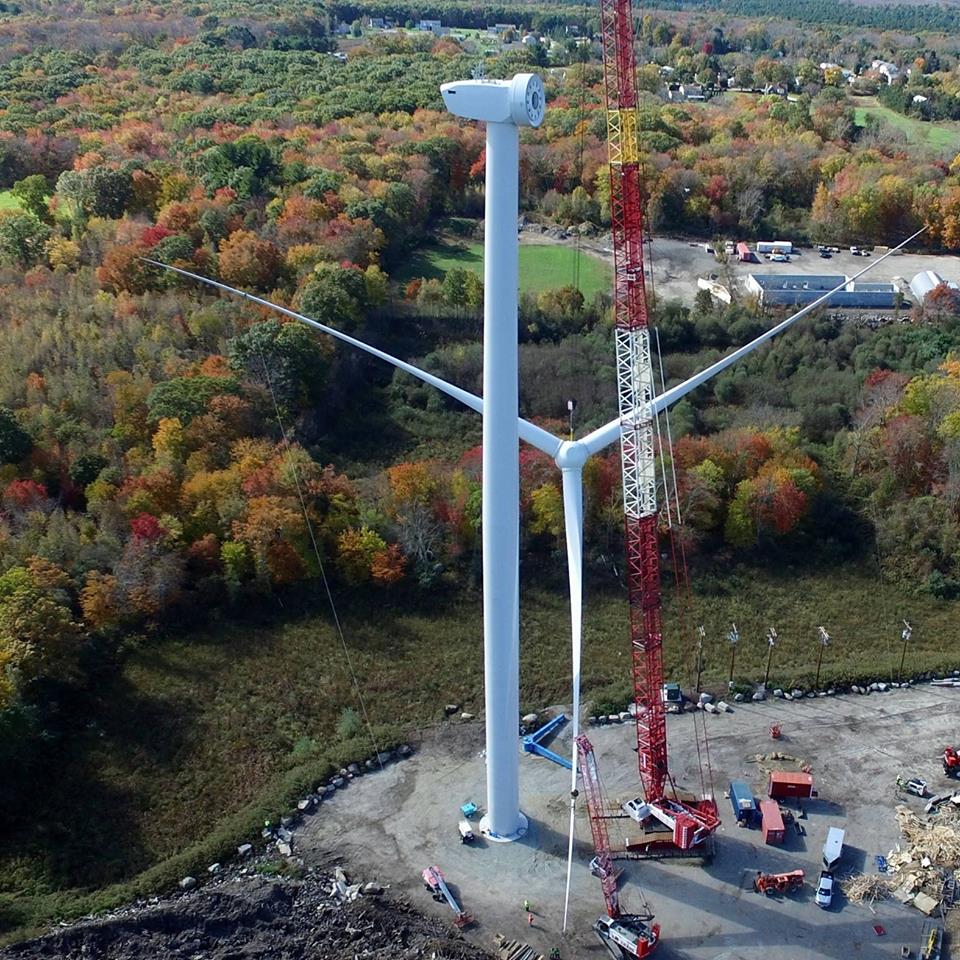 Bay Crane Northeast erecting a 100-meter, 3-megawatt wind turbine